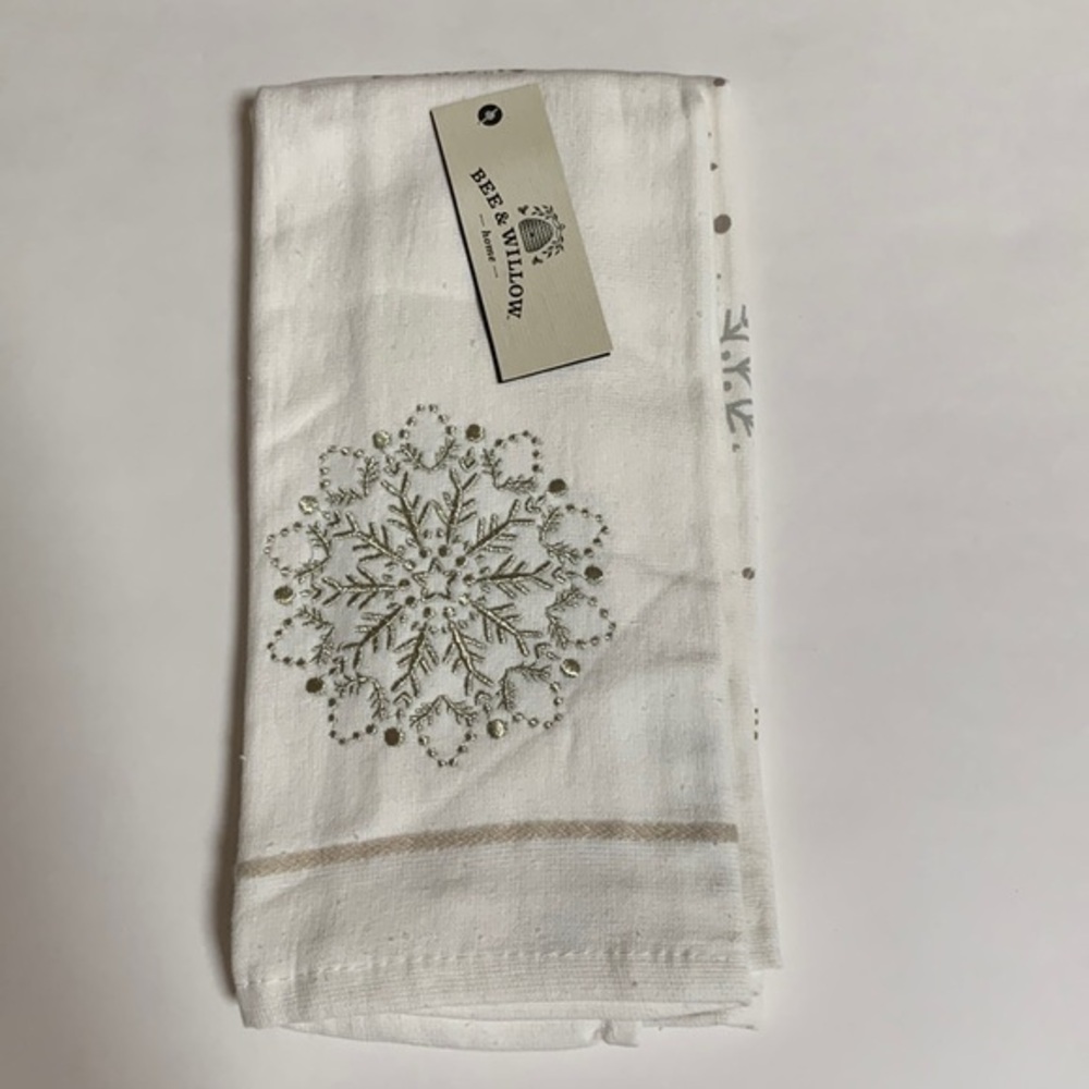 2pk of Bee & Willow kitchen towels.